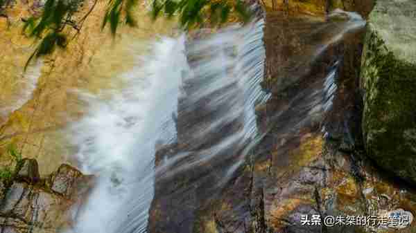 六安天堂寨大小不一的百道飞瀑，滋养着“华东最后一片原始森林”