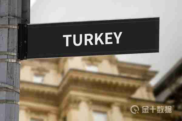 “最惨”货币出现！土耳其里拉暴跌45％，阿联酋斥资647亿抄底
